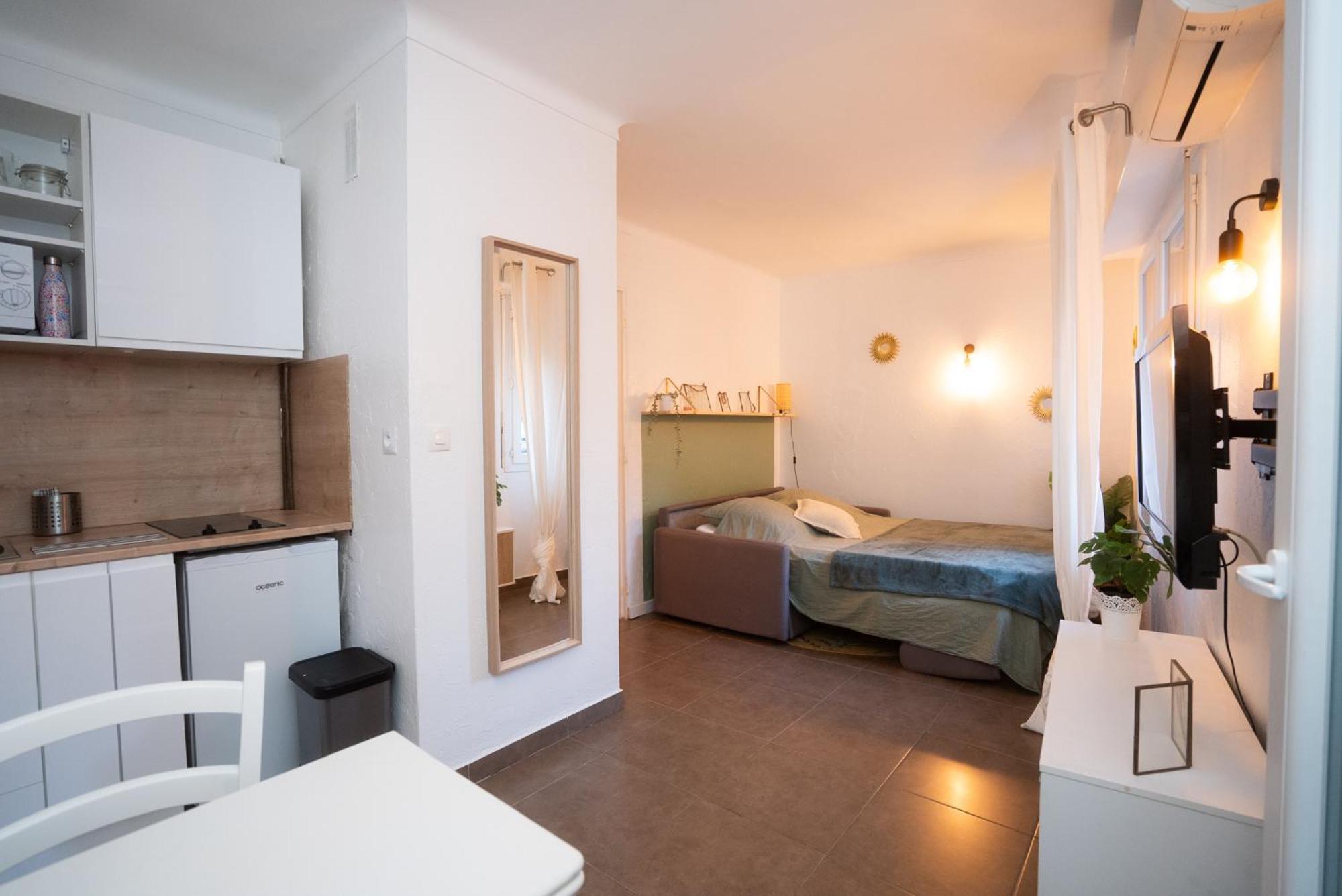 Location Studio Avec Loggia Lägenhet Antibes Exteriör bild