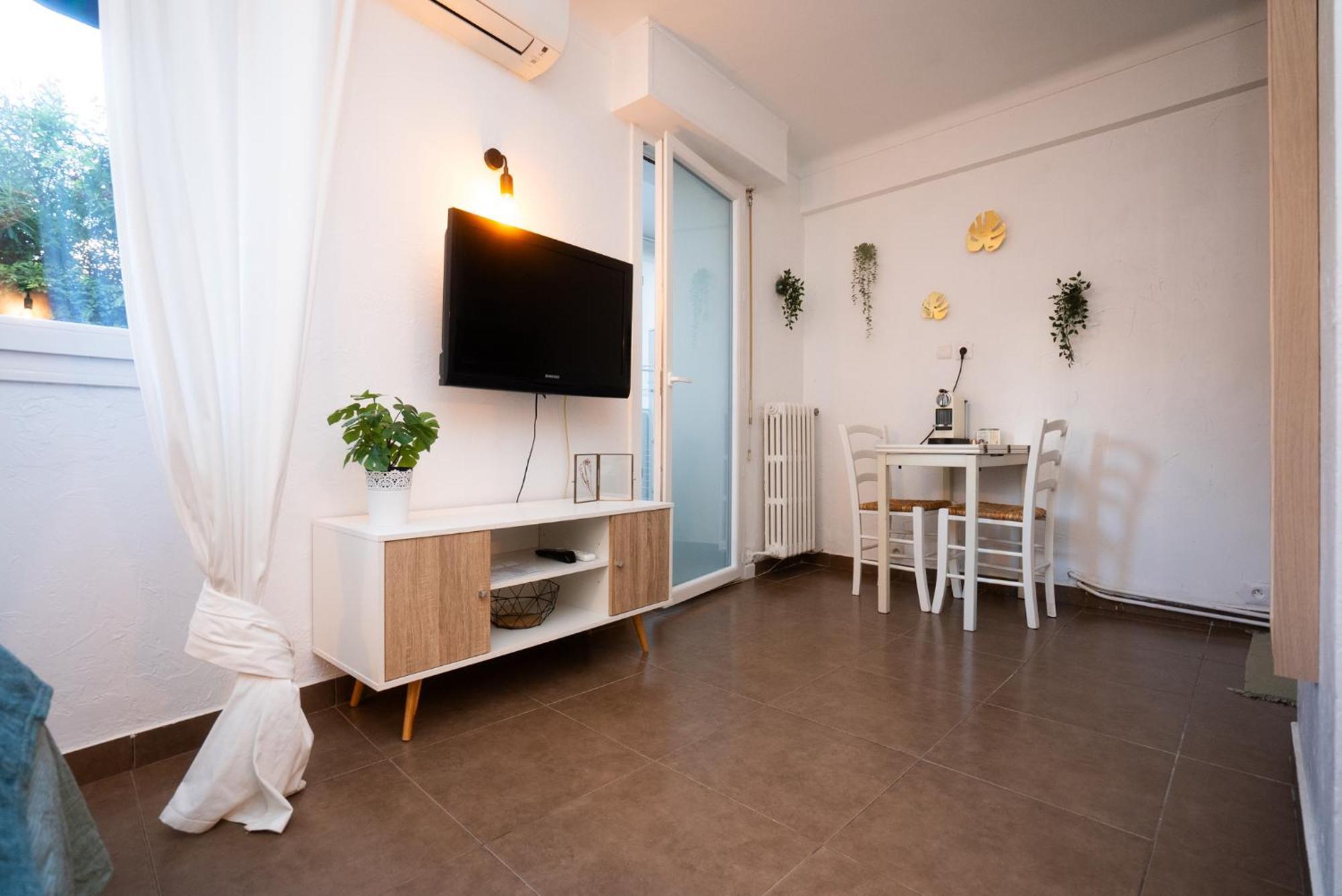 Location Studio Avec Loggia Lägenhet Antibes Exteriör bild